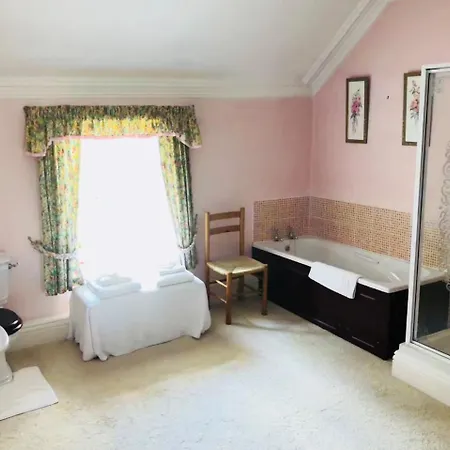 Newburgh House Bed & Breakfast 3*