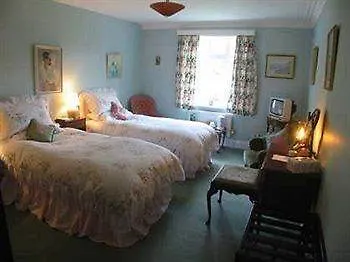 Nocleg ze śniadaniem Newburgh House 3*