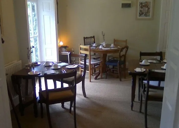 Newburgh House Nocleg ze śniadaniem