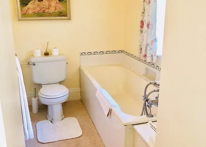 Newburgh House Nocleg ze śniadaniem 3*