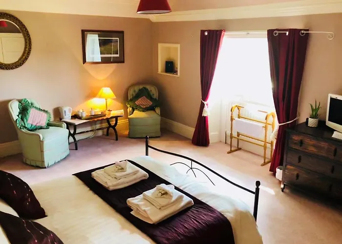 Newburgh House Nocleg ze śniadaniem 3*