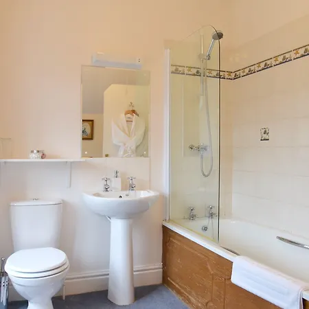 Newburgh House فندق مبيت وإفطار
