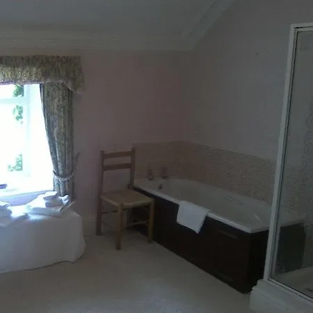 Newburgh House فندق مبيت وإفطار