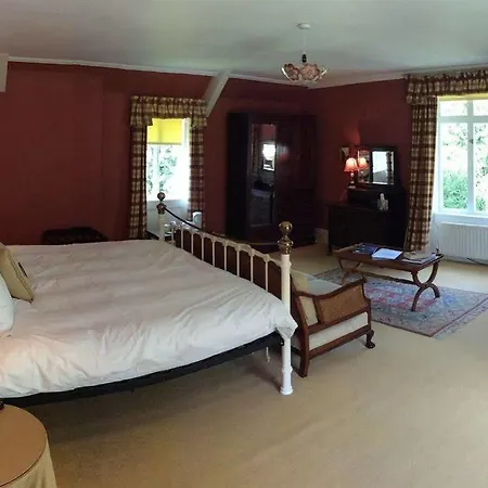 فندق مبيت وإفطار Newburgh House