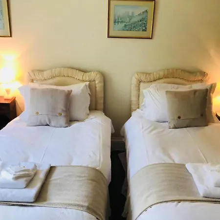 فندق مبيت وإفطار Newburgh House