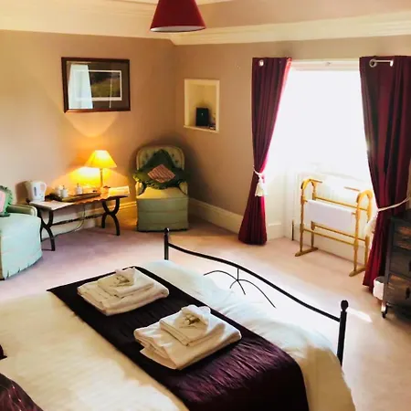 Newburgh House فندق مبيت وإفطار 3*