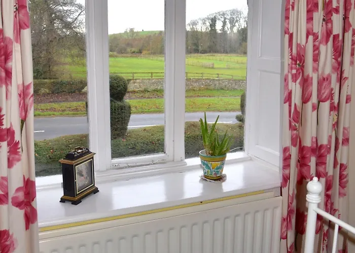 Alojamento de Acomodação e Pequeno-almoço Newburgh House 3*